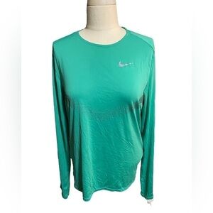 𝅺nike Dry Fit Top